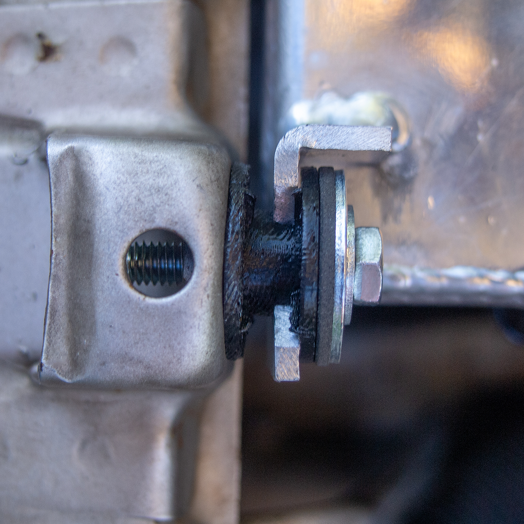 Nissan R31 Skyline - Radiator Mounting Kit