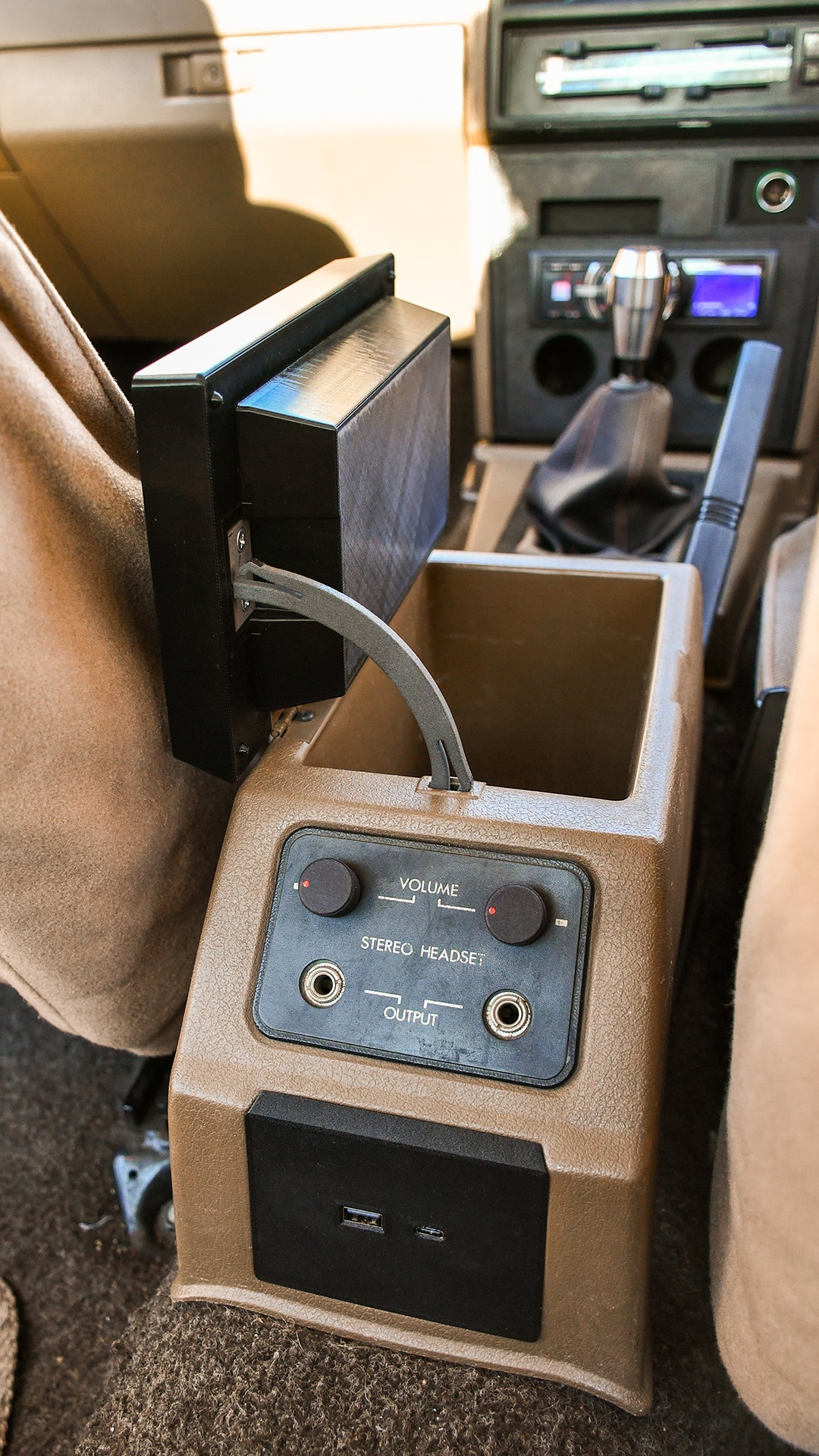 Nissan R31 Skyline - Centre Console Cupholder Lid