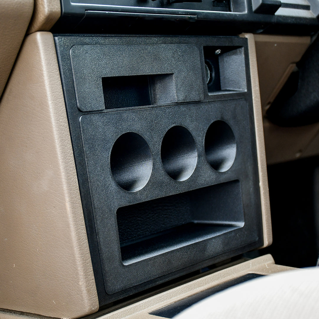 Nissan R31 Skyline - Radio Surround