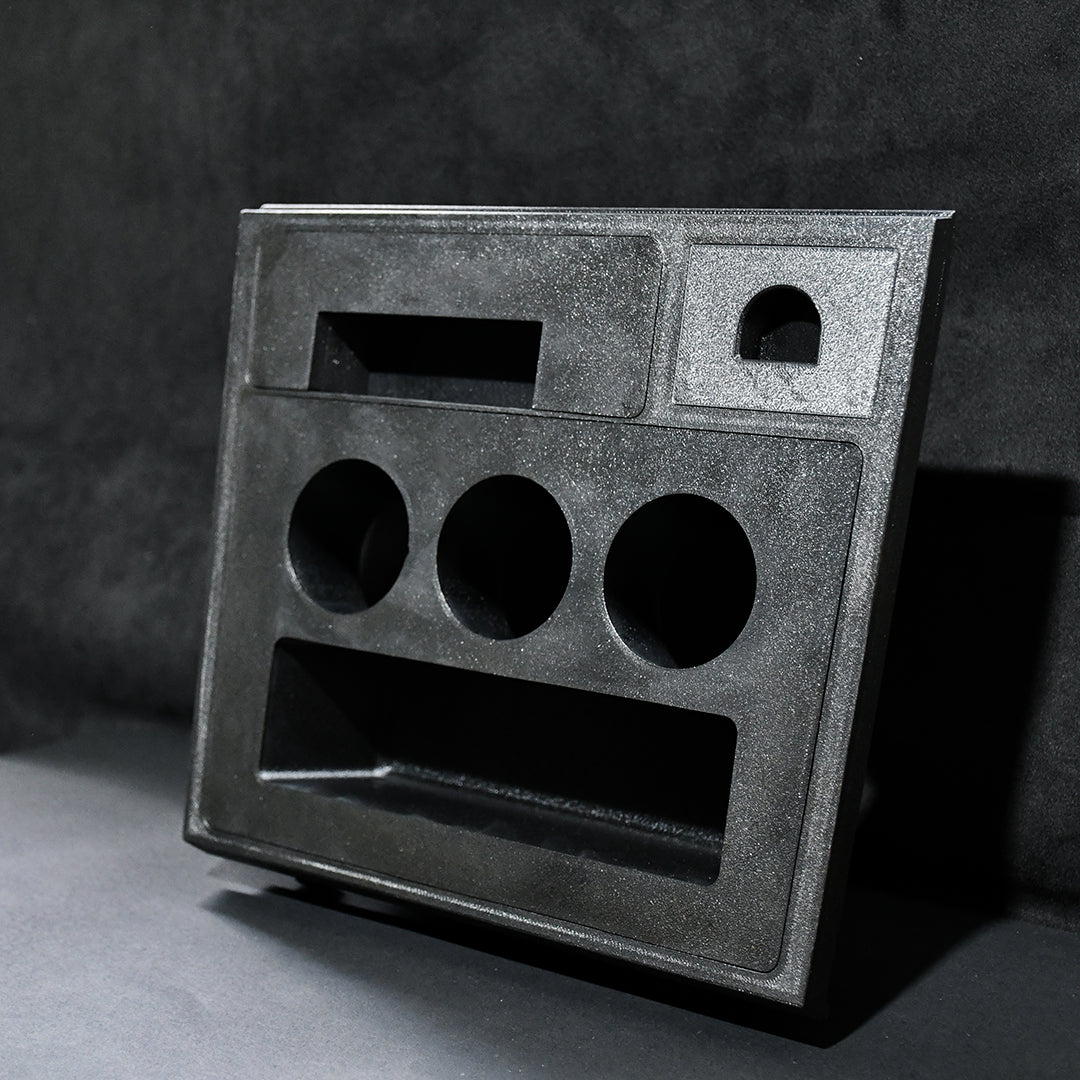 Nissan R31 Skyline - Radio Surround