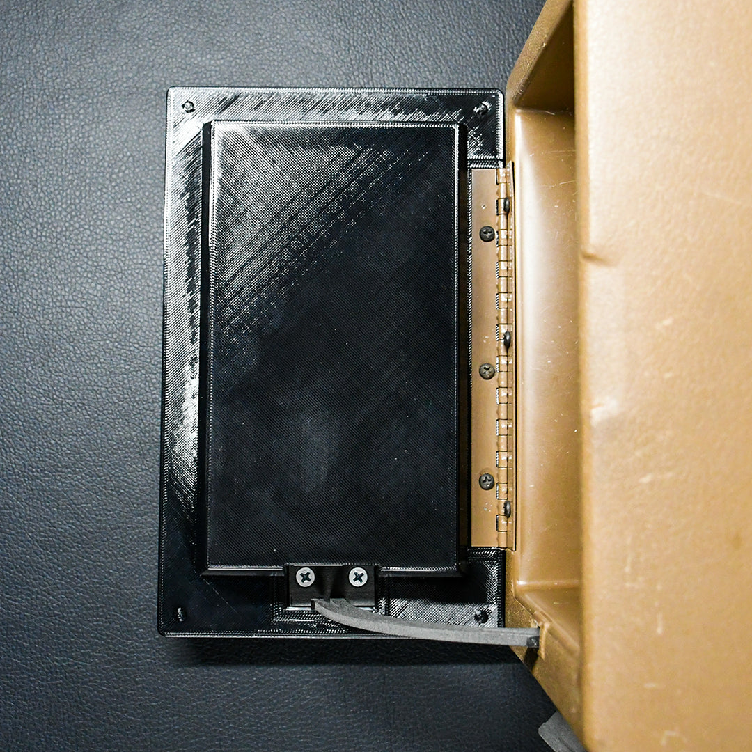 Nissan R31 Skyline - Centre Console Cupholder Lid